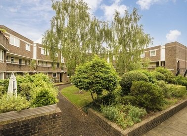 Properties for sale in Justin Close - TW8 8QH view1