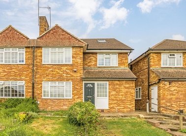 Properties for sale in Kelvedon Close - KT2 5LG view1