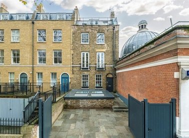 Kennington Park Road, London, SE11