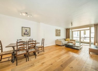 Properties for sale in Kensington Park Road - W11 2PJ view1