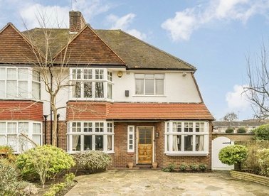 Properties for sale in Kent Avenue - W13 8BE view1