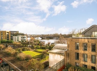 Properties for sale in Kew Bridge Road - TW8 0RF view1