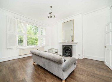 Properties for sale in Kew Road - TW9 3EG view1