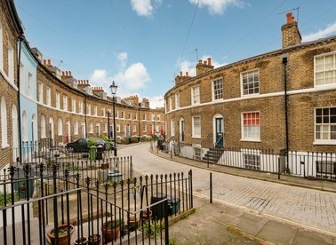 Properties for sale in Keystone Crescent - N1 9DS view1