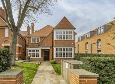 Properties for sale in Kidderpore Avenue - NW3 7AS view1