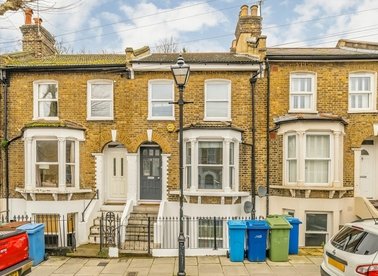 Properties for sale in Kimberley Avenue - SE15 3XD view1