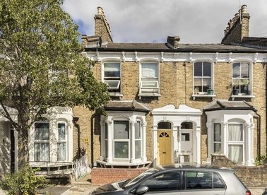 Properties for sale in Kincaid Road - SE15 5UN view1