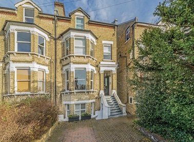 Properties for sale in King Charles Road - KT5 8PQ view1