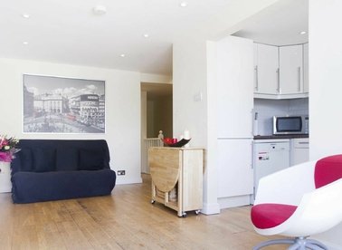 Properties for sale in King Street - W6 0RA view1