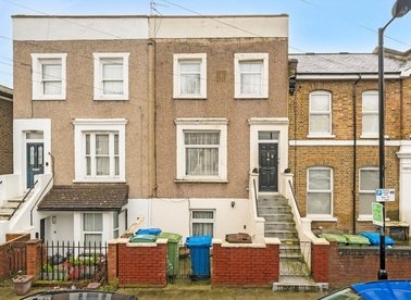 Properties for sale in Kings Grove - SE15 2NB view1