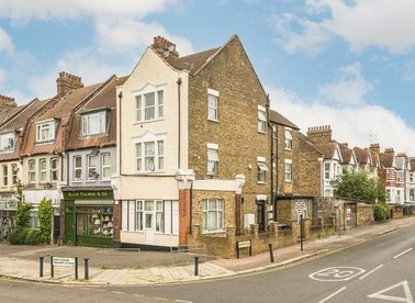 Properties for sale in Kings Parade - NW10 3ED view1