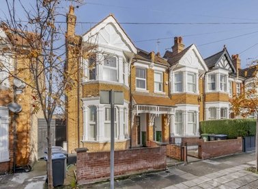 Properties for sale in Kings Road - NW10 2BN view1