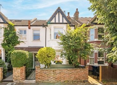 Kingsdown Avenue, London, W13