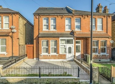 Properties for sale in Kingsmead Road - SW2 3JB view1