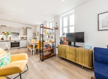 Properties for sale in Kingston Road - SW20 8LX view1