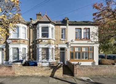 Properties for sale in Kingswood Road - W4 5ET view1
