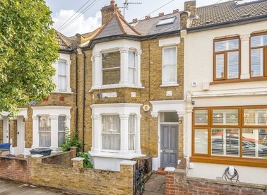Properties for sale in Kingswood Road - W4 5ET view1