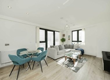 Properties for sale in Lakeside Drive - NW10 7GS view1
