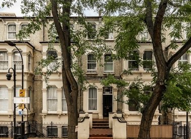 Properties for sale in Lakeside Road - W14 0DZ view1