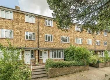 Properties for sale in Lakeview Road - SE27 0QH view1