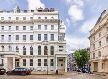 Properties for sale in Lancaster Gate - W2 3LH view1