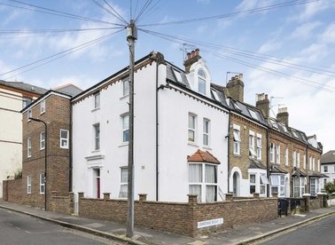 Properties for sale in Lancing Road - W13 0UA view1