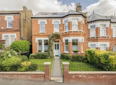 Properties for sale in Lanercost Road - SW2 3DR view1