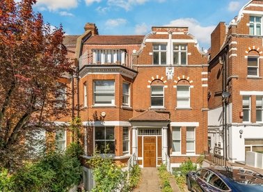 Properties for sale in Langland Gardens - NW3 6QE view1