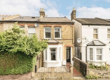 Properties for sale in Lansdowne Road - TW3 1LQ view1