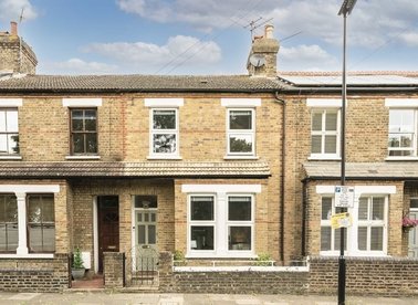 Properties for sale in Lateward Road - TW8 0PL view1