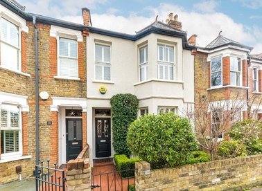 Properties for sale in Latham Road - TW1 1BN view1