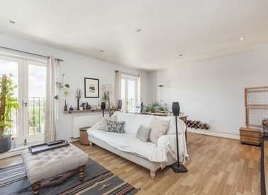 Properties for sale in Lavender Hill - SW11 5RB view1