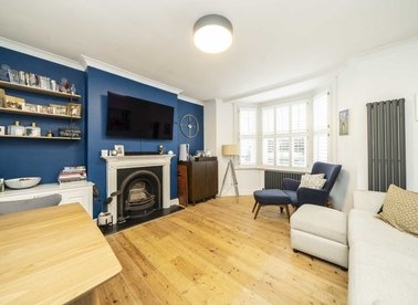 Properties for sale in Lavender Hill - SW11 5RB view1