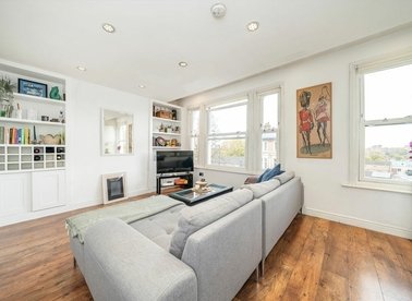 Properties for sale in Lavender Hill - SW11 5QL view1