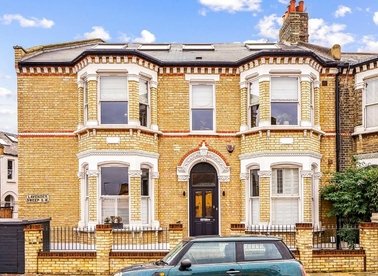 Properties for sale in Lavender Sweep - SW11 1DY view1
