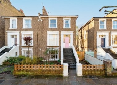 Properties for sale in Lawford Road - NW5 2LN view1