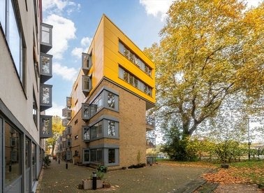 Properties for sale in Lea Bridge Road - E5 9UB view1