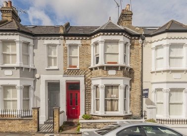Properties for sale in Leathwaite Road - SW11 6RS view1