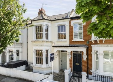 Properties for sale in Leathwaite Road - SW11 6RN view1