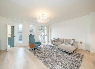 Properties for sale in Ledbury Road - W11 2AG view1