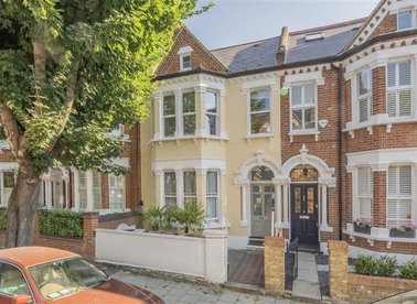 Properties for sale in Lessar Avenue - SW4 9HW view1