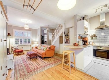 Properties for sale in Lessingham Avenue - SW17 8NQ view1