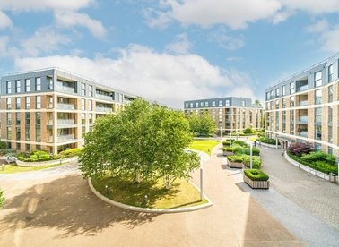 Properties for sale in Levett Square - TW9 4FE view1