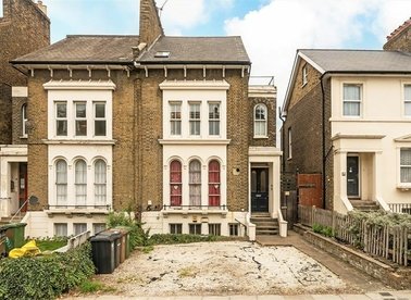 Properties for sale in Lewisham Way - SE14 6QD view1