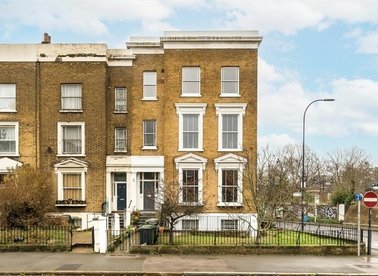 Properties for sale in Lewisham Way - SE14 6QD view1