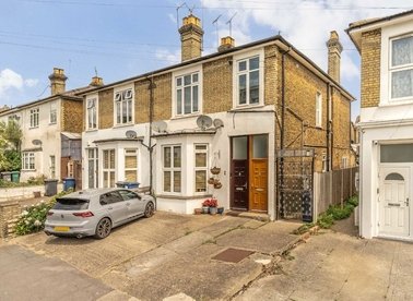 Properties for sale in Lichfield Grove - N3 2JH view1