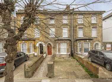 Properties for sale in Lichfield Road - NW2 2RG view1