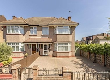 Properties for sale in Lillian Avenue - W3 9AW view1