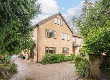 Properties for sale in Lingwood Gardens - TW7 5LZ view1