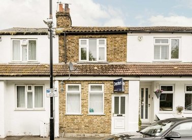 Properties for sale in Linkfield Road - TW7 6QH view1